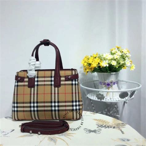 túi xách kẻ burberry leflair|túi tote burberry.